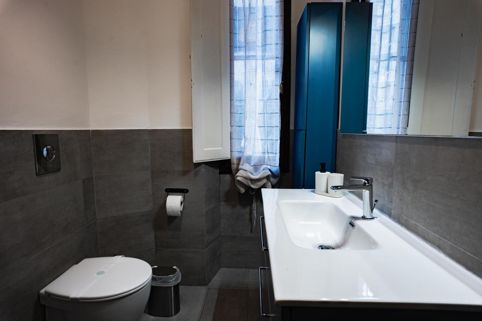 Charming With Exclusive Courtyard In Center Of Florença